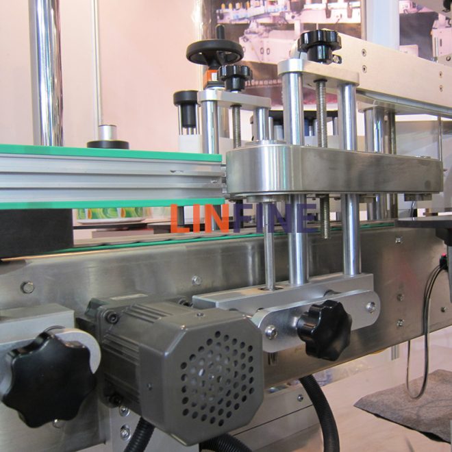 automatic bottle labeling machine